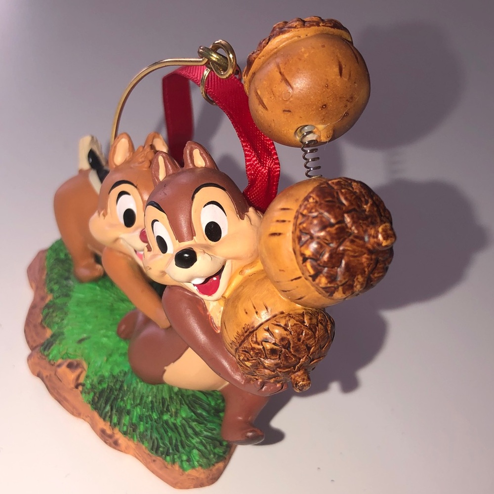 🧘🏻‍♀️ Disney Chip and Dale with Movable Acorn Ornament - Picture 3 of 4